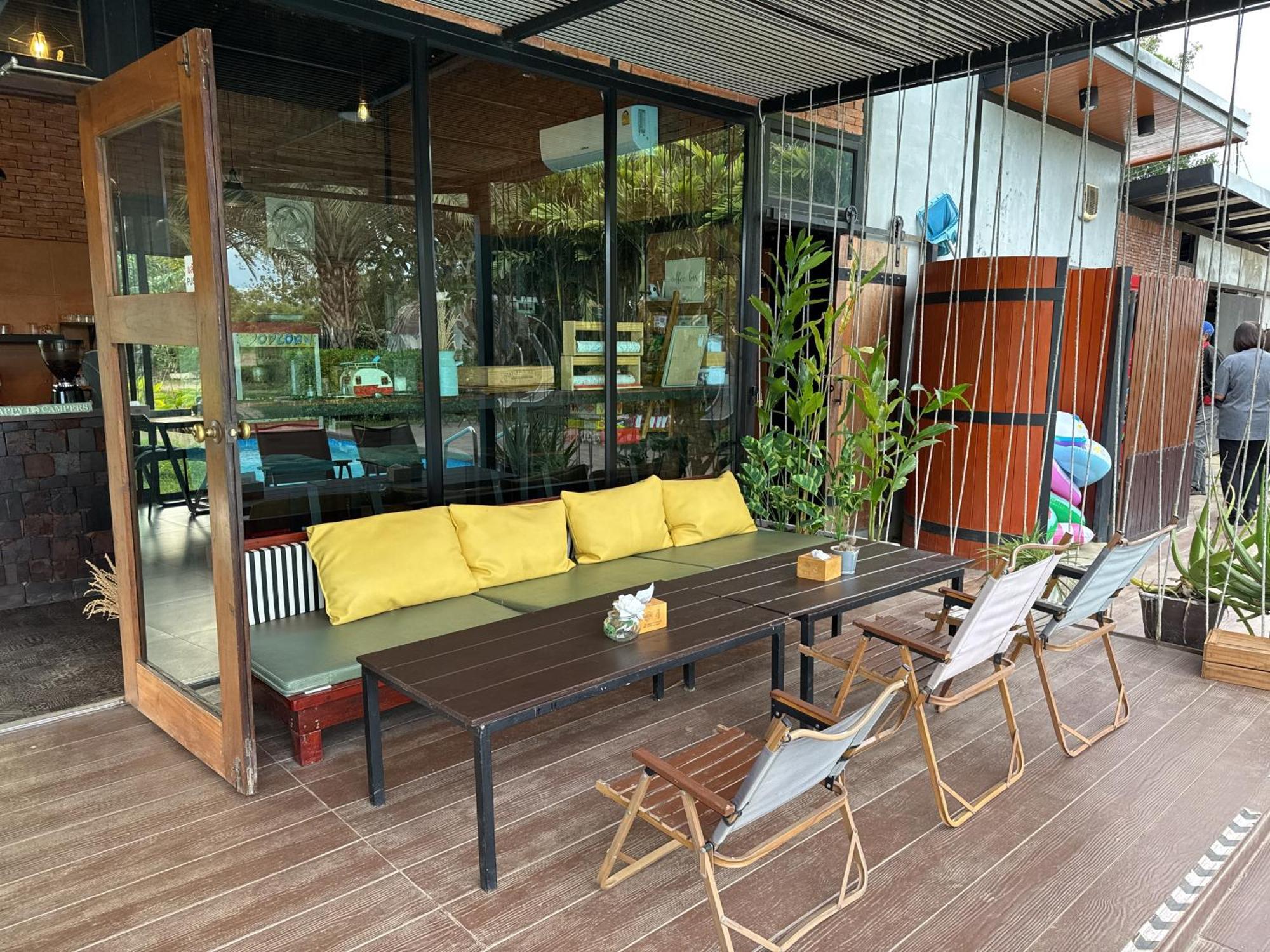 北碧府 露营者营舍酒店 外观 照片